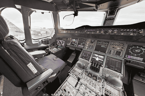 admirable_design_cockpit.png