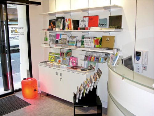 La bibliothèque-boutique