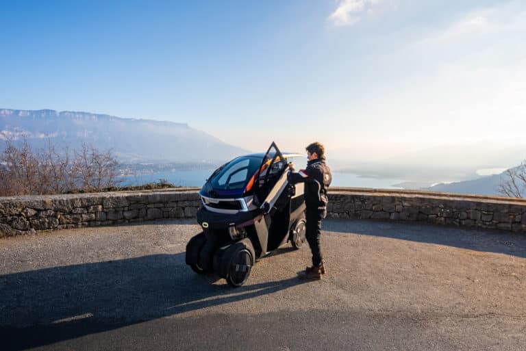 Æmotion : entre deux-roues et voiture