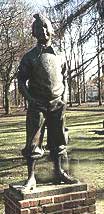 tintin-statuew.jpg